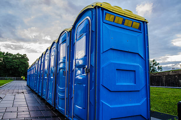 Affordable portable toilet rental in Barry, IL